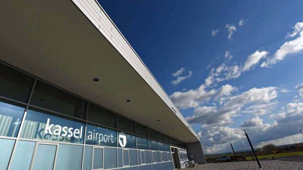 Kassel Airport in der Kritik: Grüne stellen Caldener Flughafen infrage