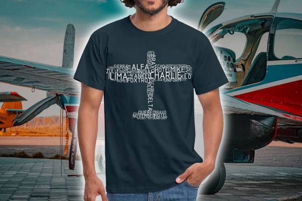 T-Shirt mit Fliegeralphabet