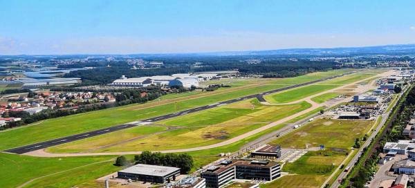 Regionalflughafen Friedrichshafen hat erneut Finanzsorgen
