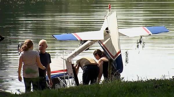Pilot überlebt Flugzeugabsturz in Connecticut und gibt Interview danach