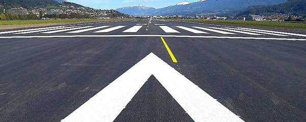 Bruchlandung von Flugzeug in Innsbruck