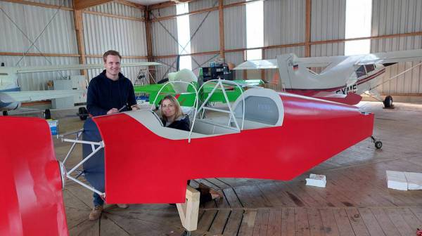 Testflug im selbst restaurierten Flugzeug