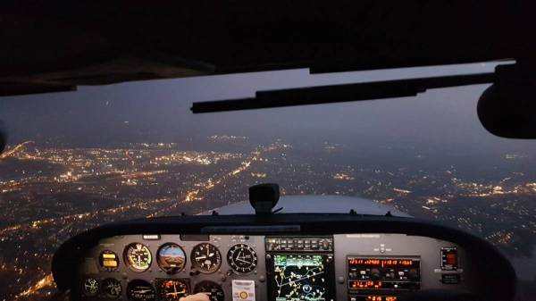 Nachtflug (Night-VFR): Faszinierend aber anspruchsvoll und nur mit Berechtigung