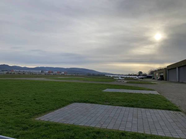 Offenburger stimmen f&uuml;r den Erhalt des Flugplatzes