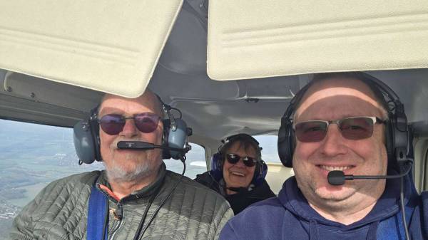 Ein letztes Mal &uuml;ber die Heimat: Wunsch von schwerkrankem Piloten erf&uuml;llt