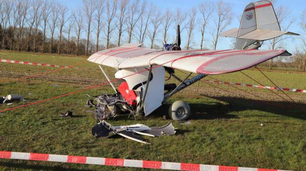 Pilot kommt bei Flugzeugabsturz in Bar&szlig;el ums Leben
