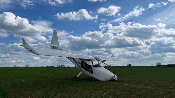 Kleinflugzeug landet auf einem Acker bei Nordstetten &ndash; keine Verletzten