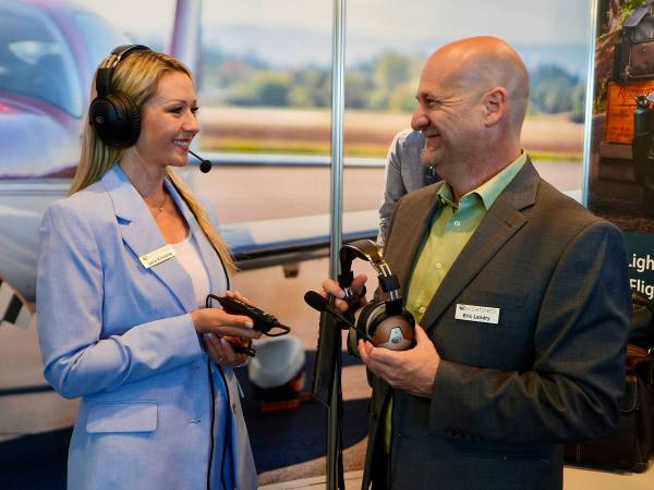 Du suchst ein neues Headset? Teste das Zulu 4 und Delta Zulu an der AERO