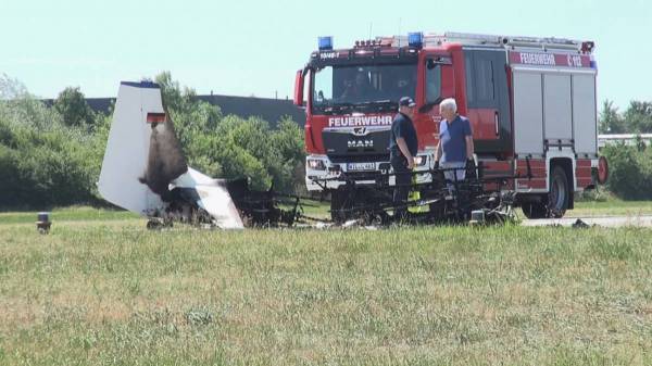 Flugzeugabsturz in F&ouml;hren: Maschine geht nach Landung in Flammen auf