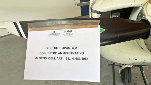 Italienischer Zoll beschlagnahmt Flugzeuge
