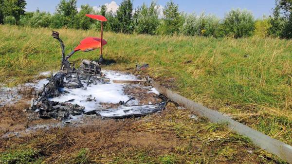 Gyrocopter-Absturz neben Flugplatz
