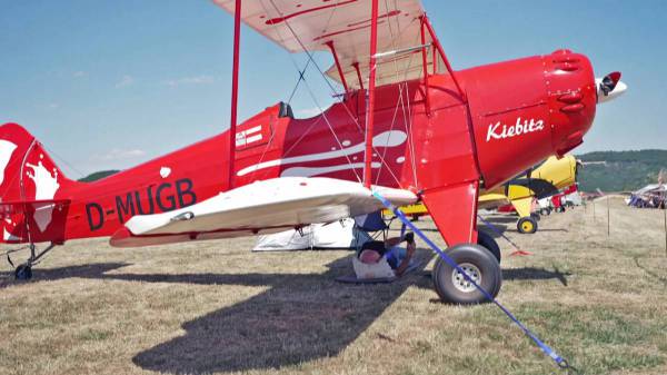 Kiebitz-Treffen in Imsweiler: Anreise mit selbst gebauten Flugzeugen